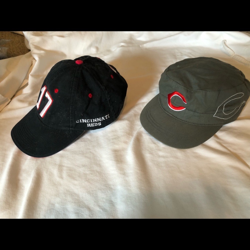 Cincinnati Reds ball caps - Picture 2 of 4